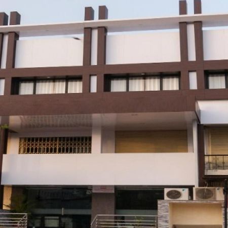 1 Bedroom Guest House In Jashoda Nagar, Ahmedabad Exterior foto